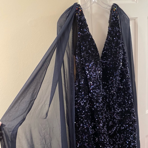 Glamour dress - Picture 3 of 7